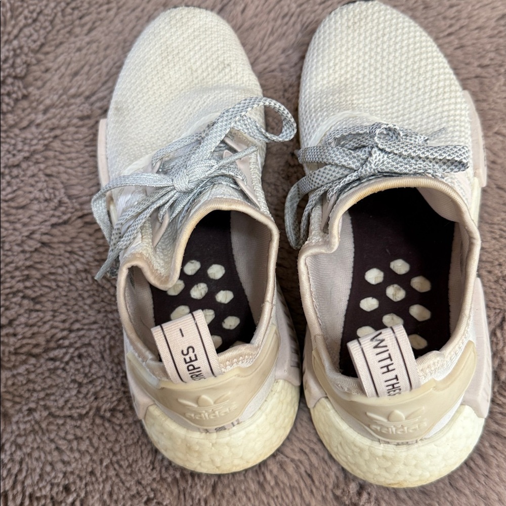 adidas womens Neutral Cream Knit Sneakers with Light Gray Laces size 7 - Picture 3 of 8